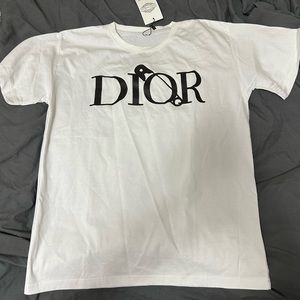 NWT - Off Brand White Dior Women's T-shirt  (Size Medium)